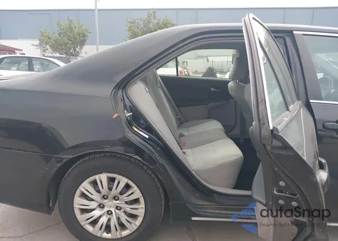 2012 Toyota Camry Le z USA, uszkodzony, nr VIN 4T1BF1FKXCU193725